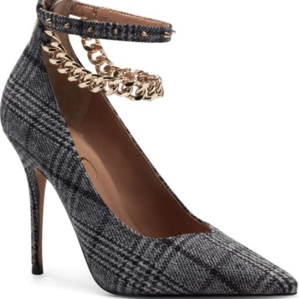 NWOT Jessica Simpson Plaid heels